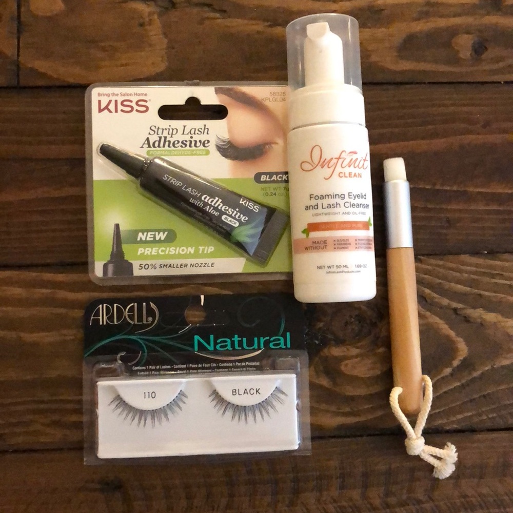 Fake eyelashes and eyelash cleaning bundle